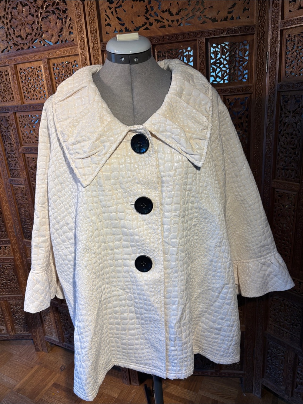 Ali Miles Cream Textured Jacket with Oversized Black Buttons